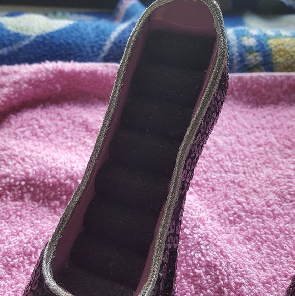 2 Jewelry Holders - Picture 2 of 11